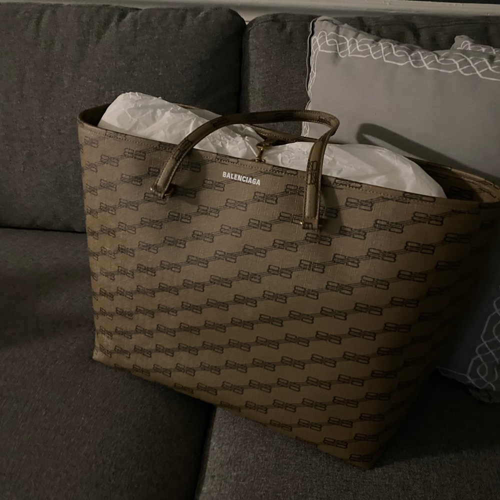 Large tote bag